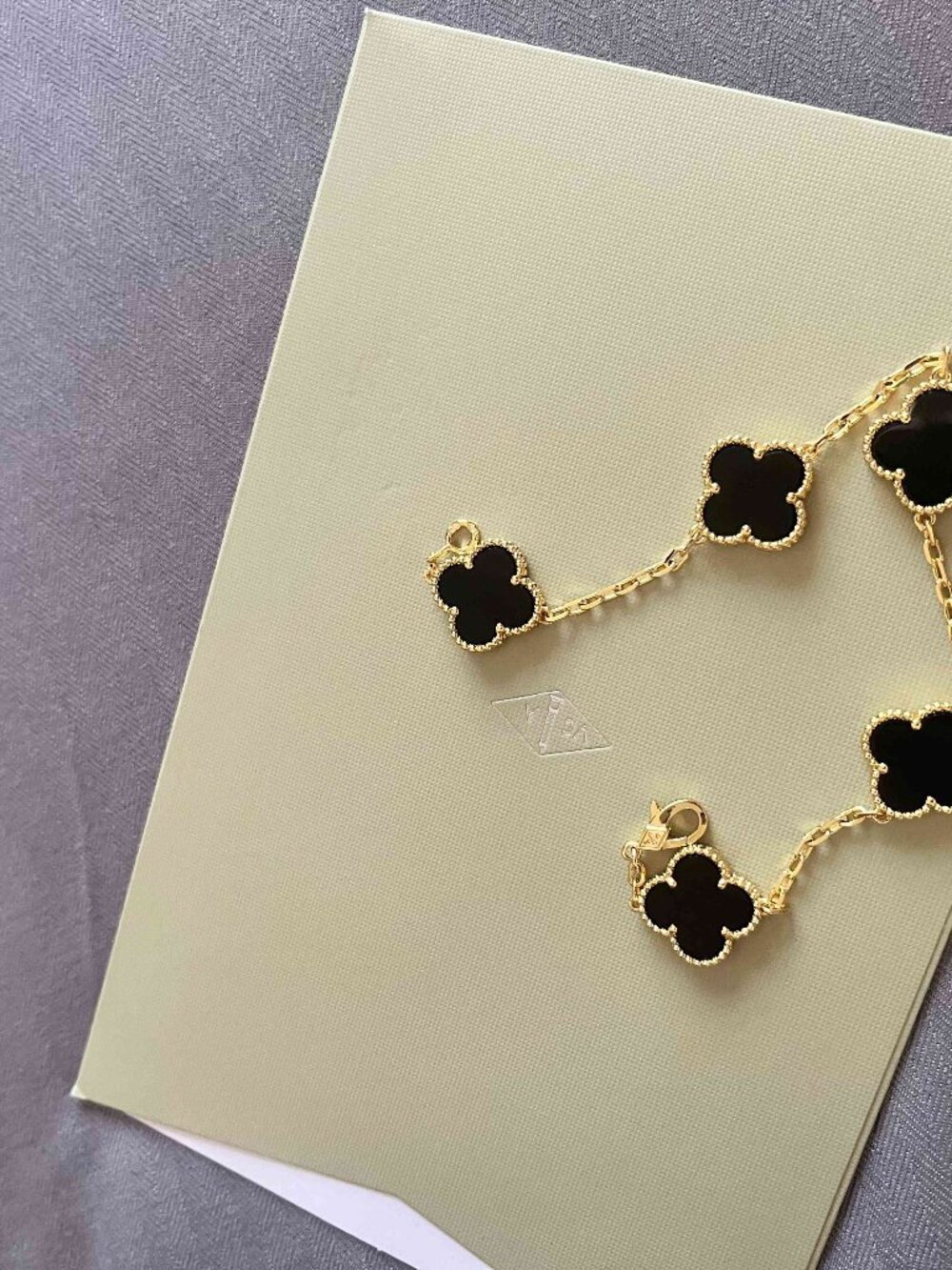 Van Cleef & Arpels Vintage Alhambra 5 motifs bracelet in black onyx